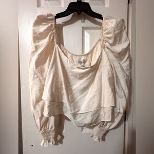 NWT Women’s Large Giani Bini Blouse - Gorgeous Shoulder Sleeves - Cool/Soft Mat